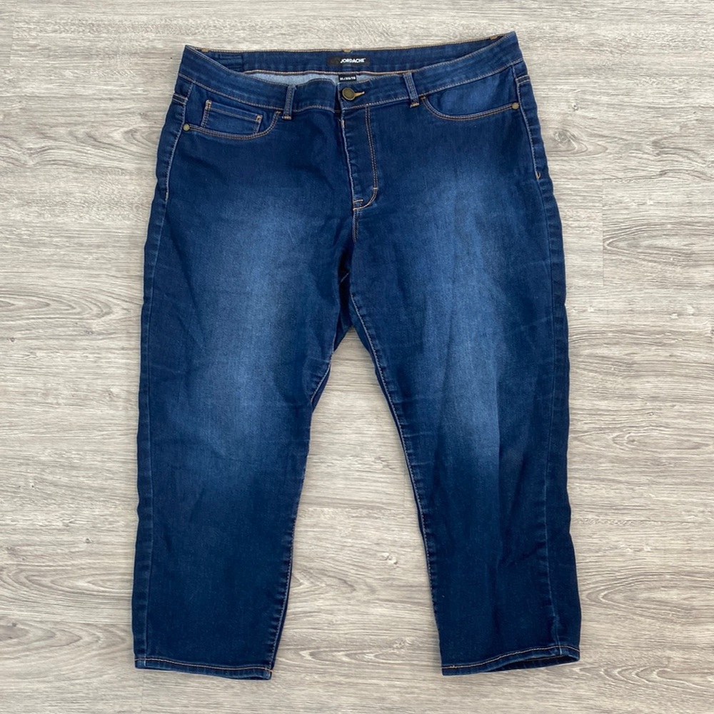 Jordache Cropped Jeans